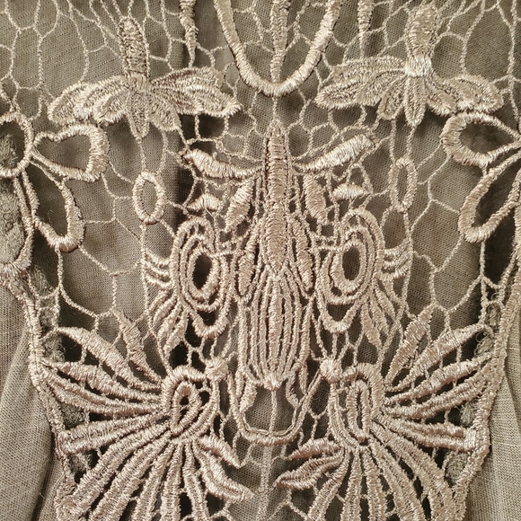 Beautiful embroidered top - Picture 4 of 6